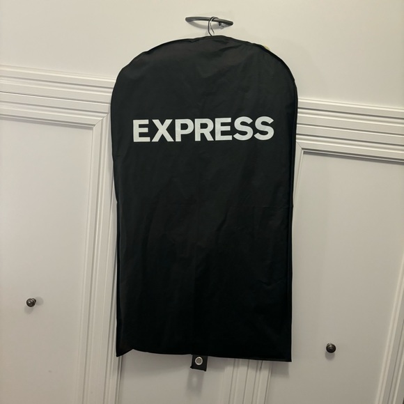 Express Suit - Picture 8 of 9